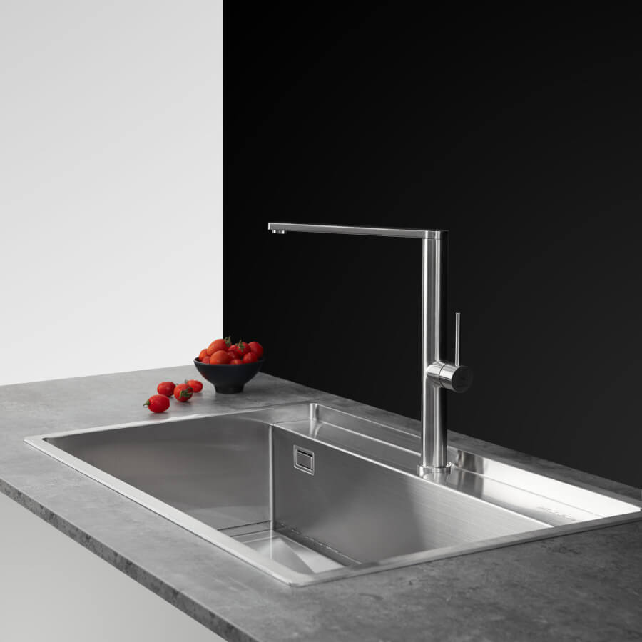 Vòi rửa chén nóng lạnh Inox 304 Malloca K061SS