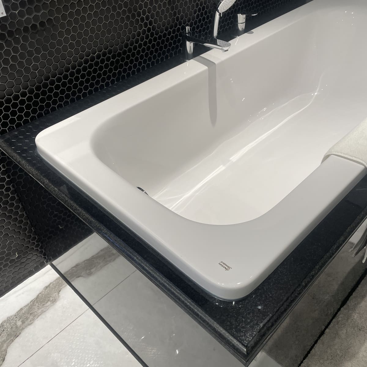 Bồn tắm xây American Standard 70270P-WT (70270PWT) Active 1.7m (Bộ xả)