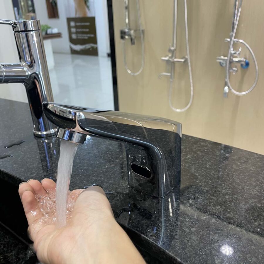Vòi chậu lavabo cảm ứng nước lạnh Caesar A912