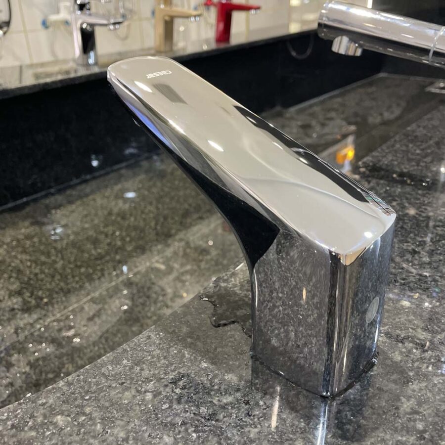 Vòi chậu lavabo cảm ứng nước lạnh Caesar A912