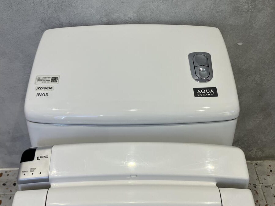 Bồn cầu 1 khối nắp điện tử INAX AC-1032 + CW-KB22AVN