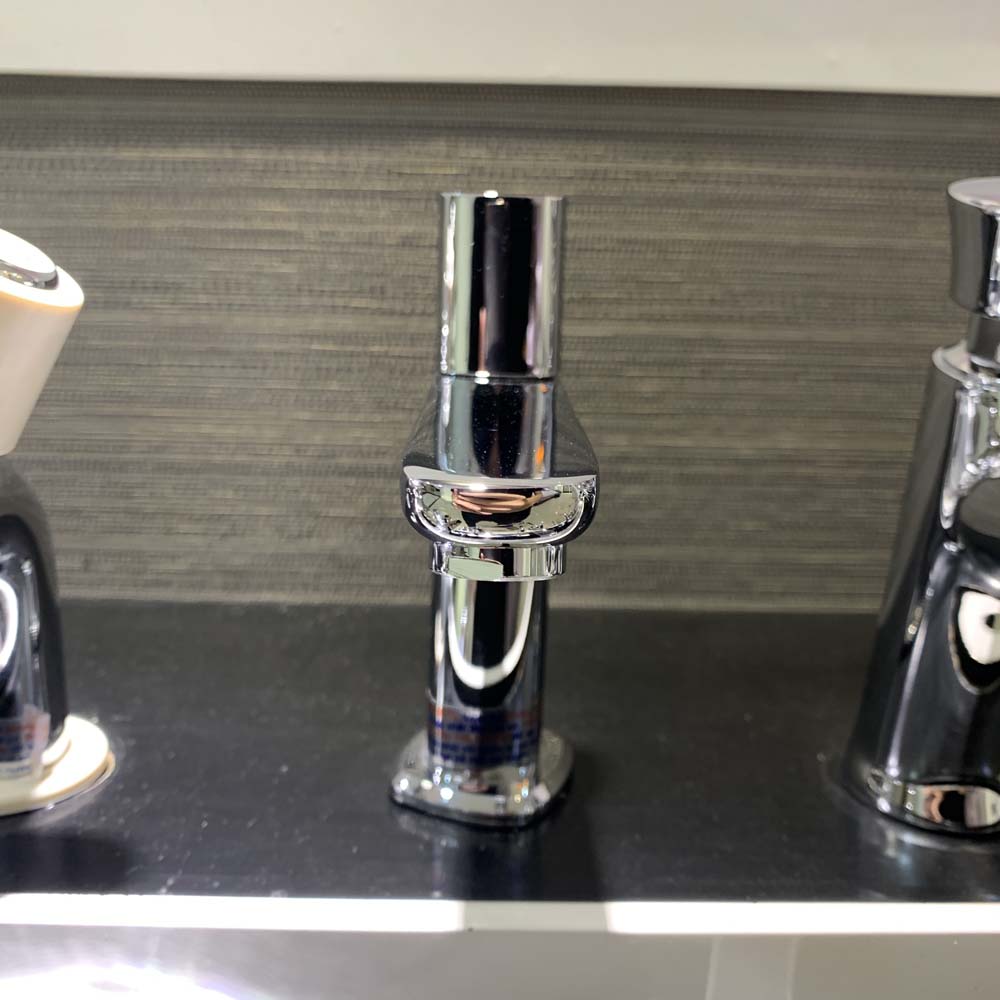 Vòi chậu lavabo lạnh Caesar B076C
