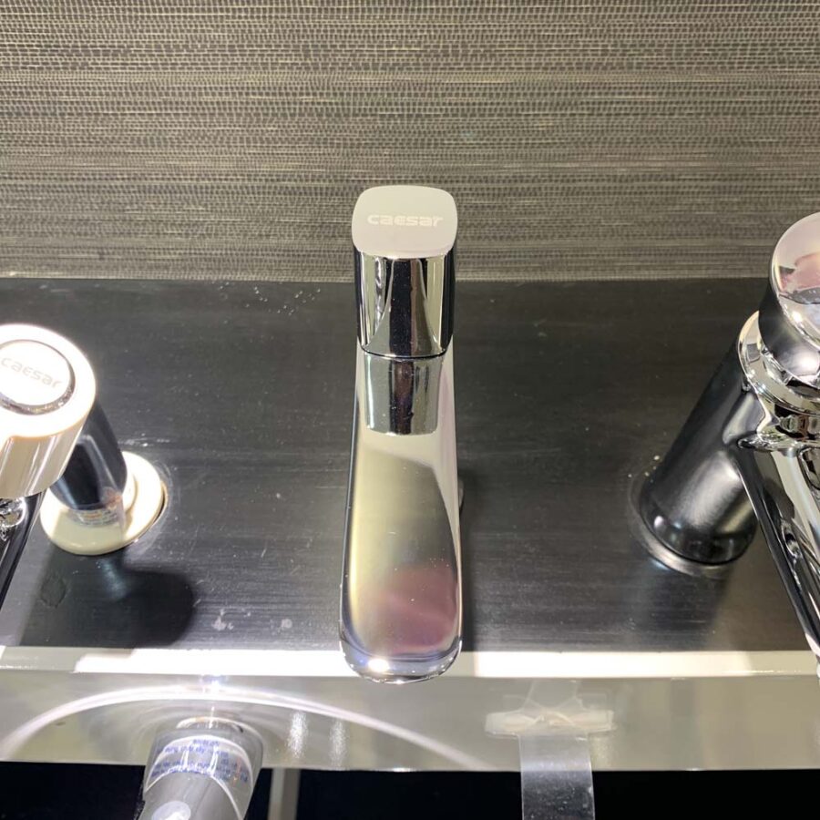 Vòi chậu lavabo lạnh Caesar B076C