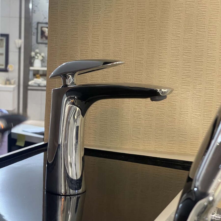 Vòi chậu lavabo nóng lạnh Caesar B810CU