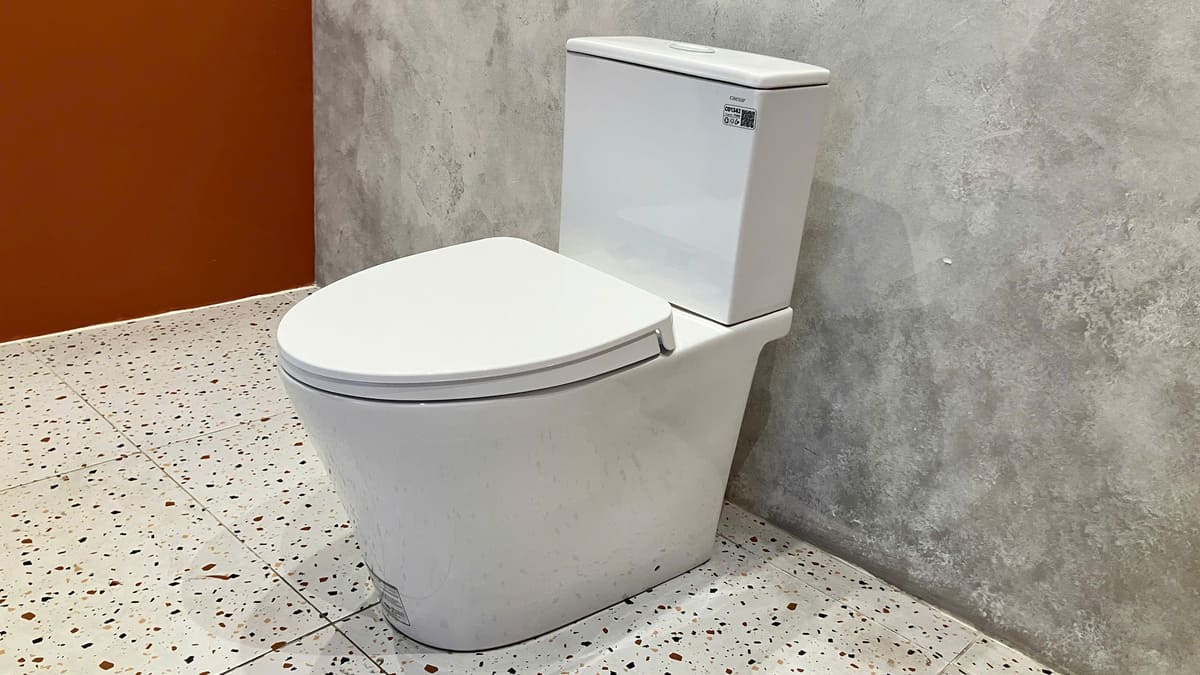 Bồn cầu 2 khối CAESAR CD1342 nắp đóng êm
