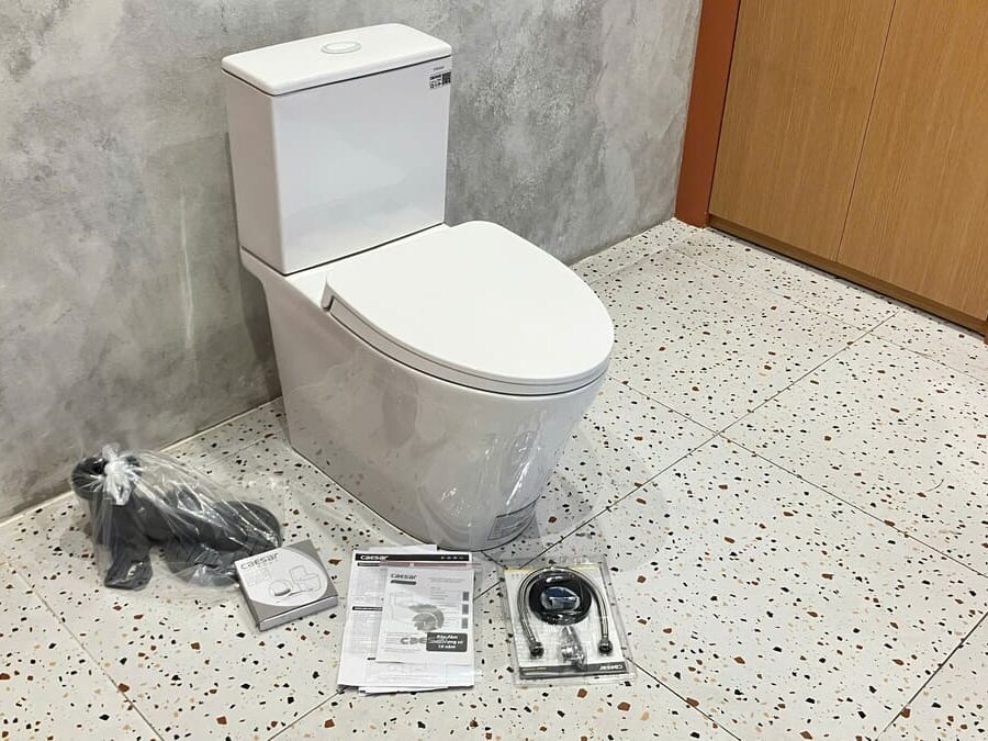 Bồn cầu 2 khối CAESAR CD1342 nắp đóng êm
