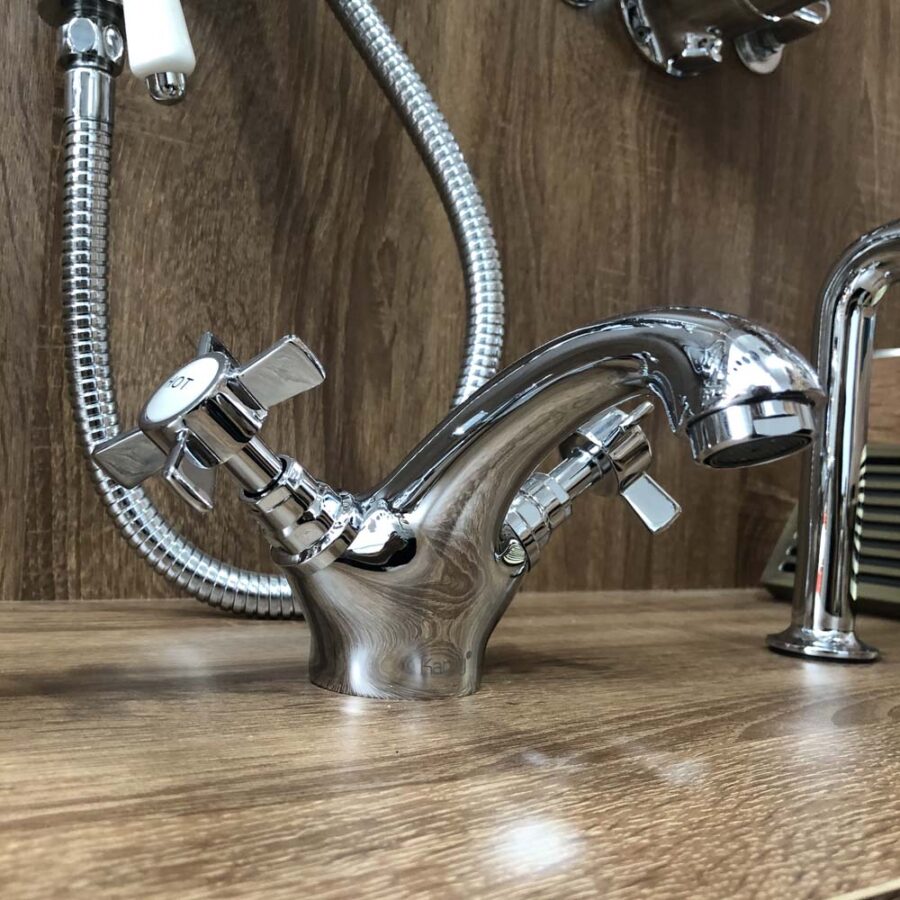Vòi chậu lavabo nóng lạnh Kanly CHV05