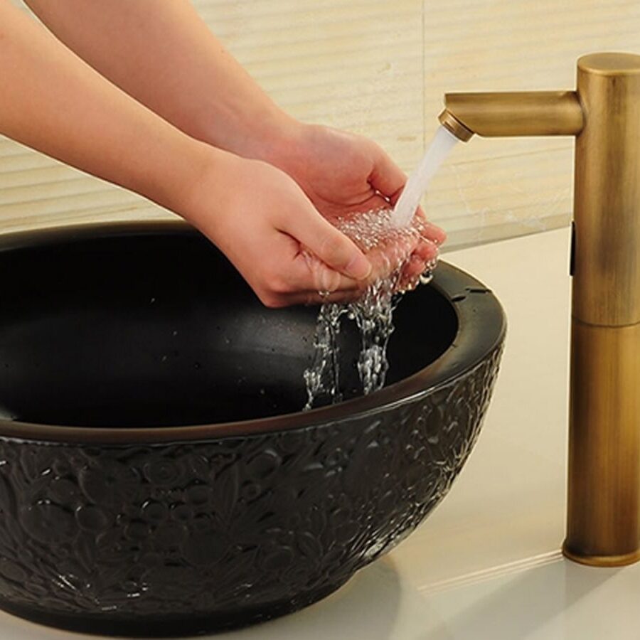 Vòi chậu lavabo cảm ứng bằng đồng Kanly GCAC1