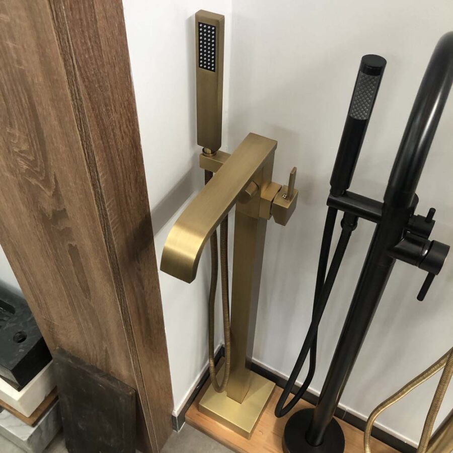 Bộ sen tắm đặt sàn nóng lạnh bằng đồng Kanly GCS07