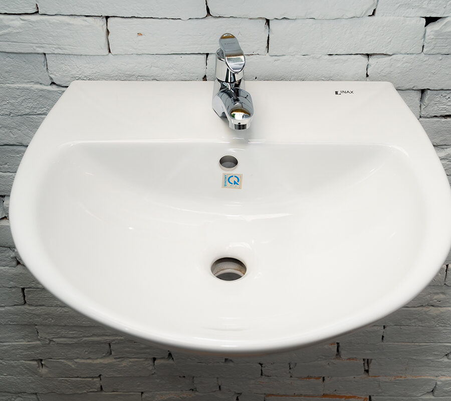 Chậu rửa lavabo treo tường INAX L-285V (L285V) (L-285VFC)