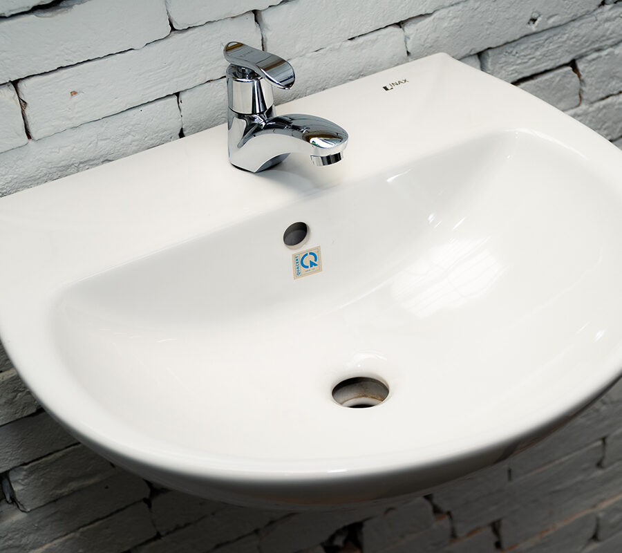 Chậu rửa lavabo treo tường INAX L-285V (L285V) (L-285VFC)