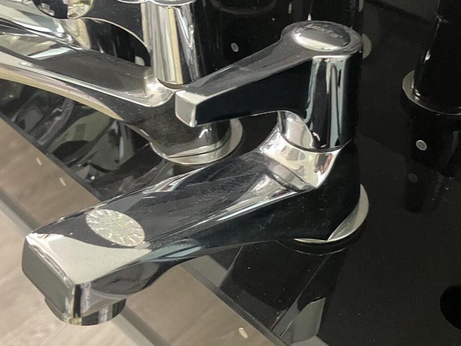 Vòi chậu lavabo lạnh Luxta L1108V