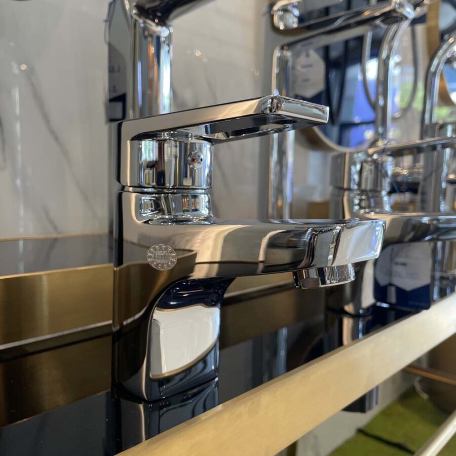 Vòi chậu lavabo nóng lạnh Luxta L1226X5