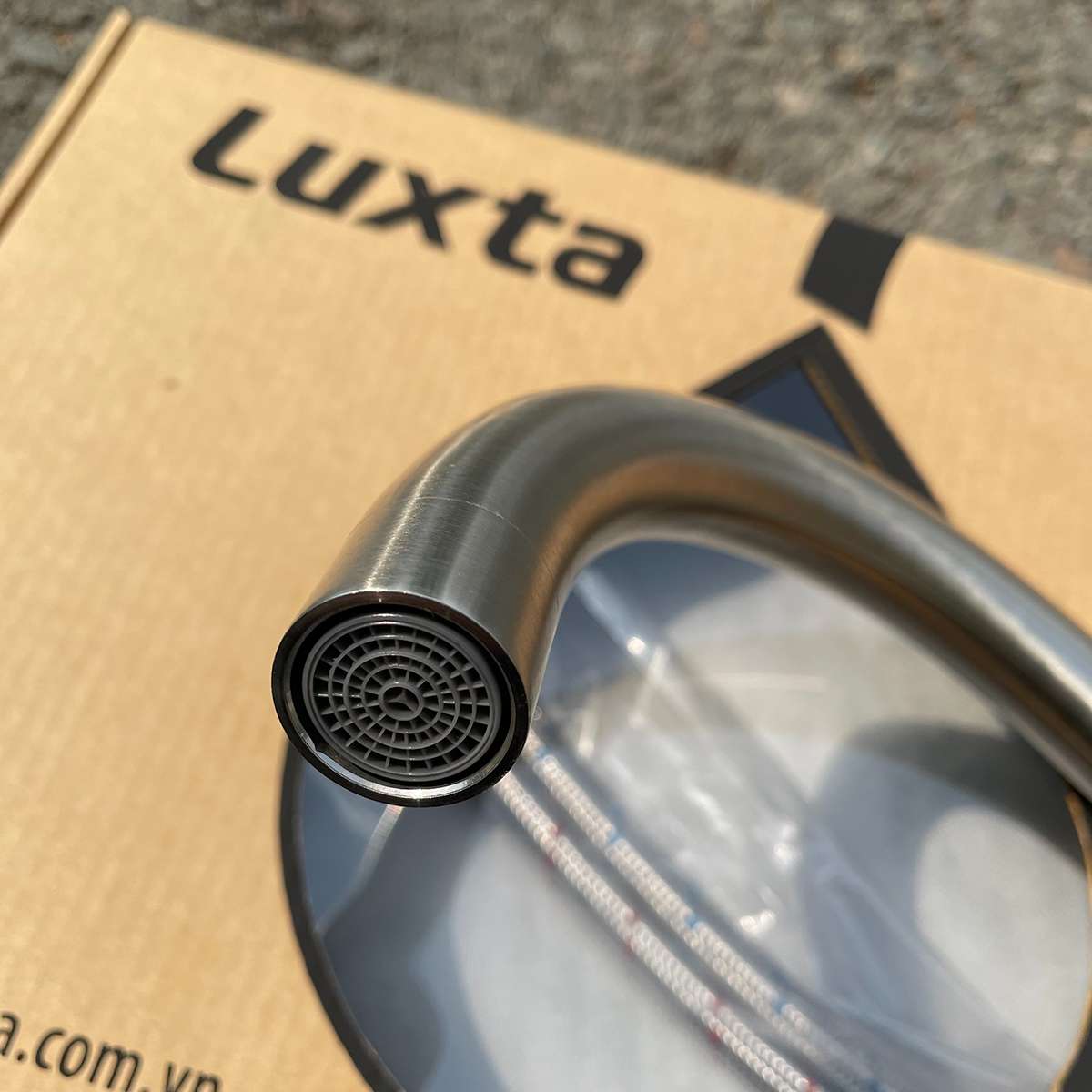 Vòi bếp nóng lạnh Luxta L3219