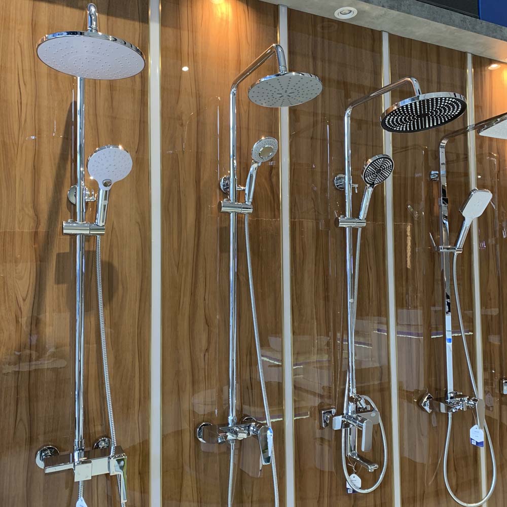 Bộ sen tắm cây đứng nóng lạnh Luxta L7214N
