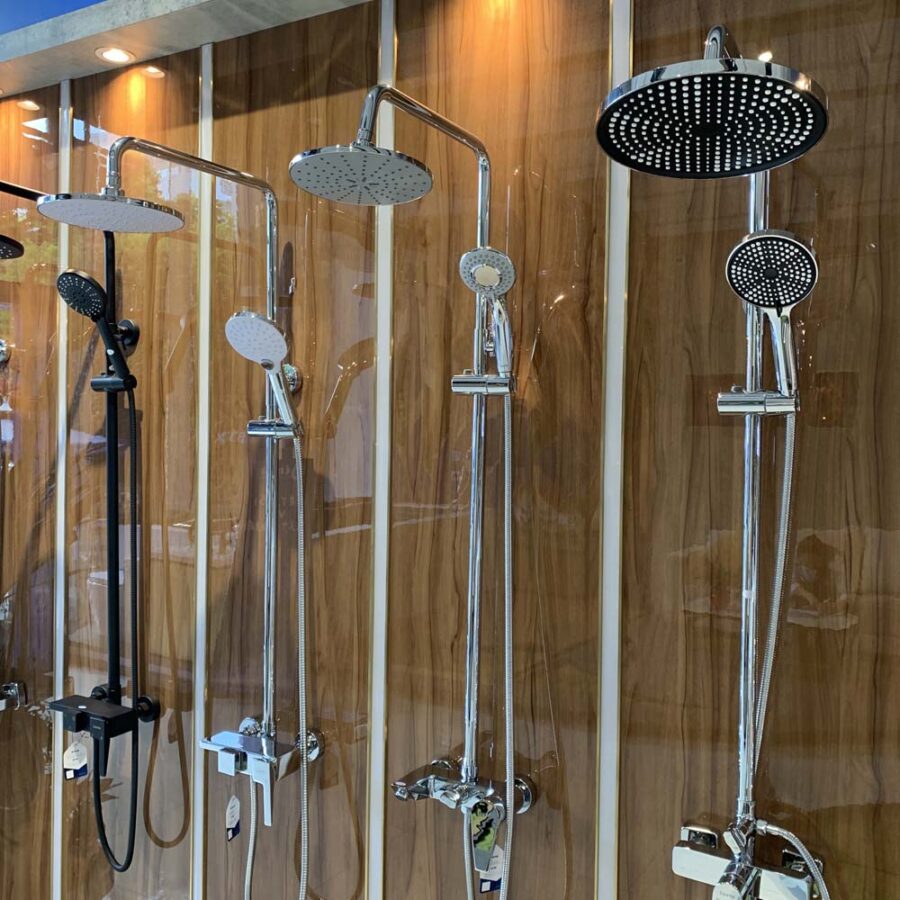 Bộ sen tắm cây đứng nóng lạnh Luxta L7214N