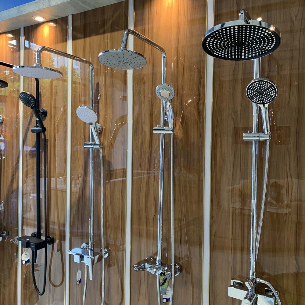 Bộ sen tắm cây đứng nóng lạnh Luxta L7214N