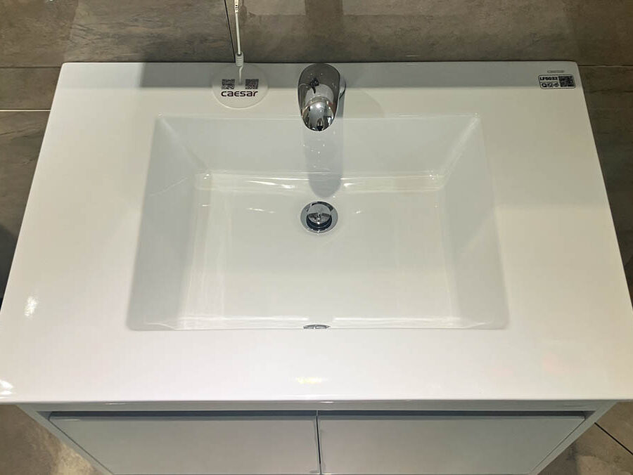 Chậu lavabo dương vành Caesar LF5032