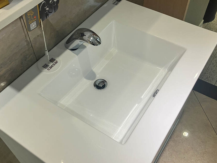 Chậu lavabo dương vành Caesar LF5032