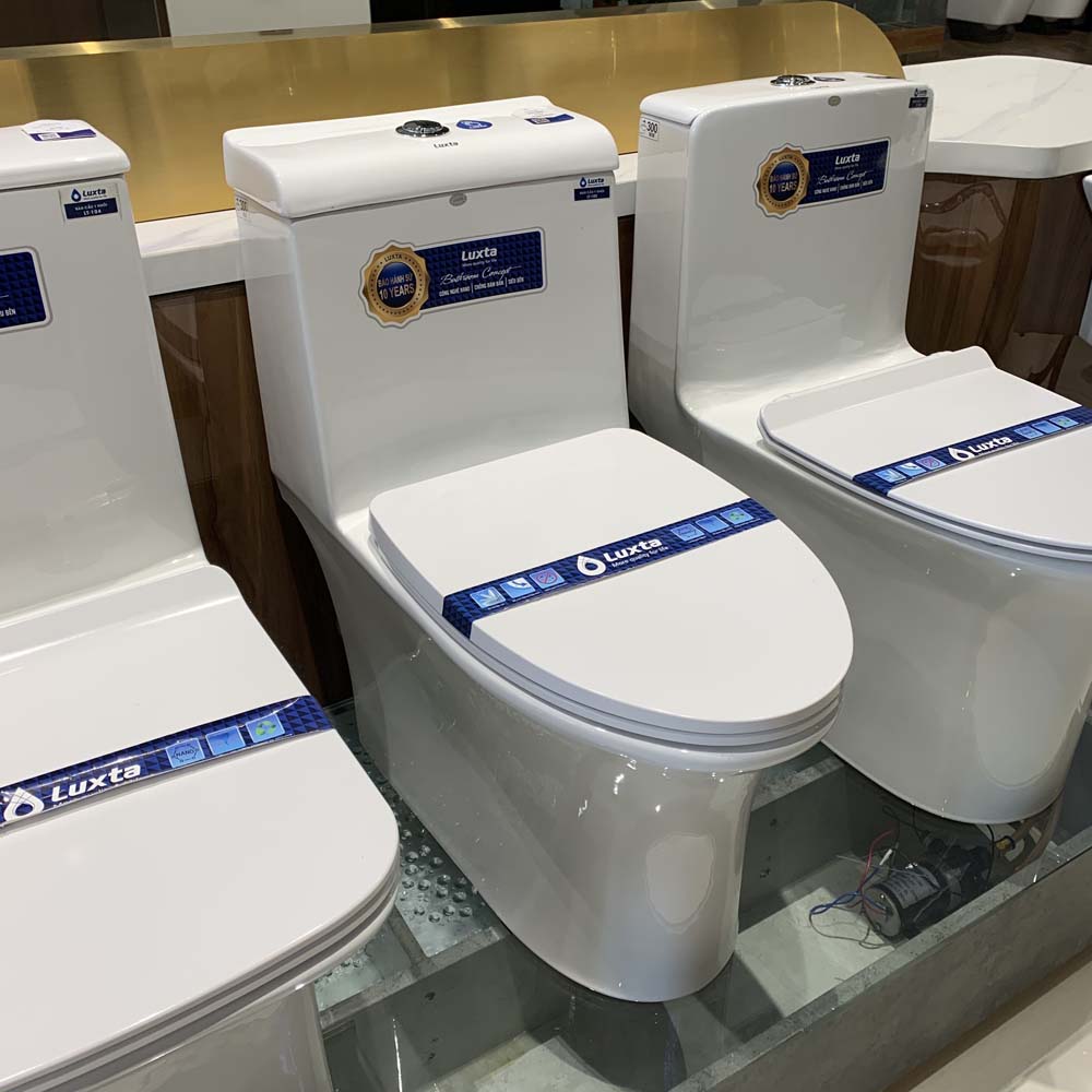 Bồn cầu 1 khối LUXTA LT-102 nắp êm