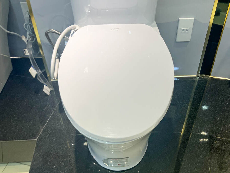 Nắp bồn cầu rửa cơ Caesar TAF060